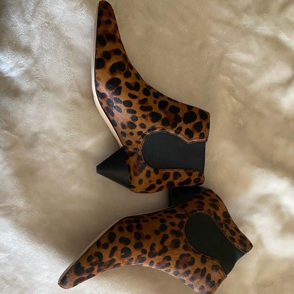 Joie Leopard Print Heel - Picture 3 of 6